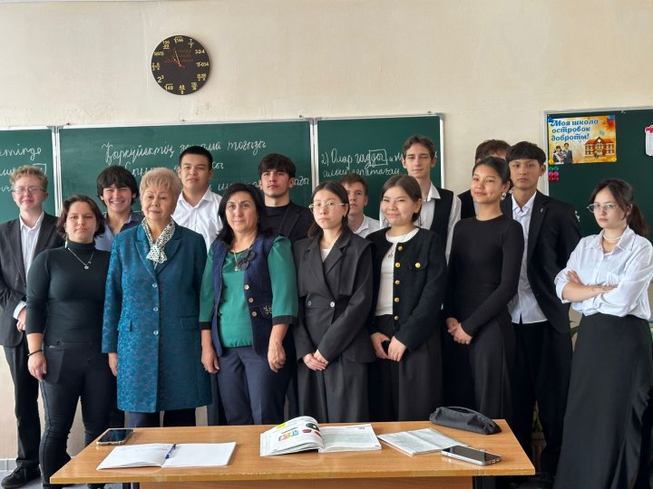 Семей Медициналық университеті 11 сынып оқушыларына кәсіптік бағыт бағдар жүргізу мақсатында кездесу өткізді.