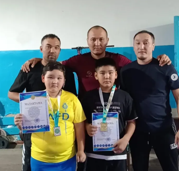 Грек-рим күресінен 2014-2015 жылы туған жасөспірімдер арасында өткен Семей қаласының чемпионатына қатысып 5 “А” сынып оқушысы Халибек Расих 1 орын иеленді. Расихты жеңісімен құттықтаймыз!!!